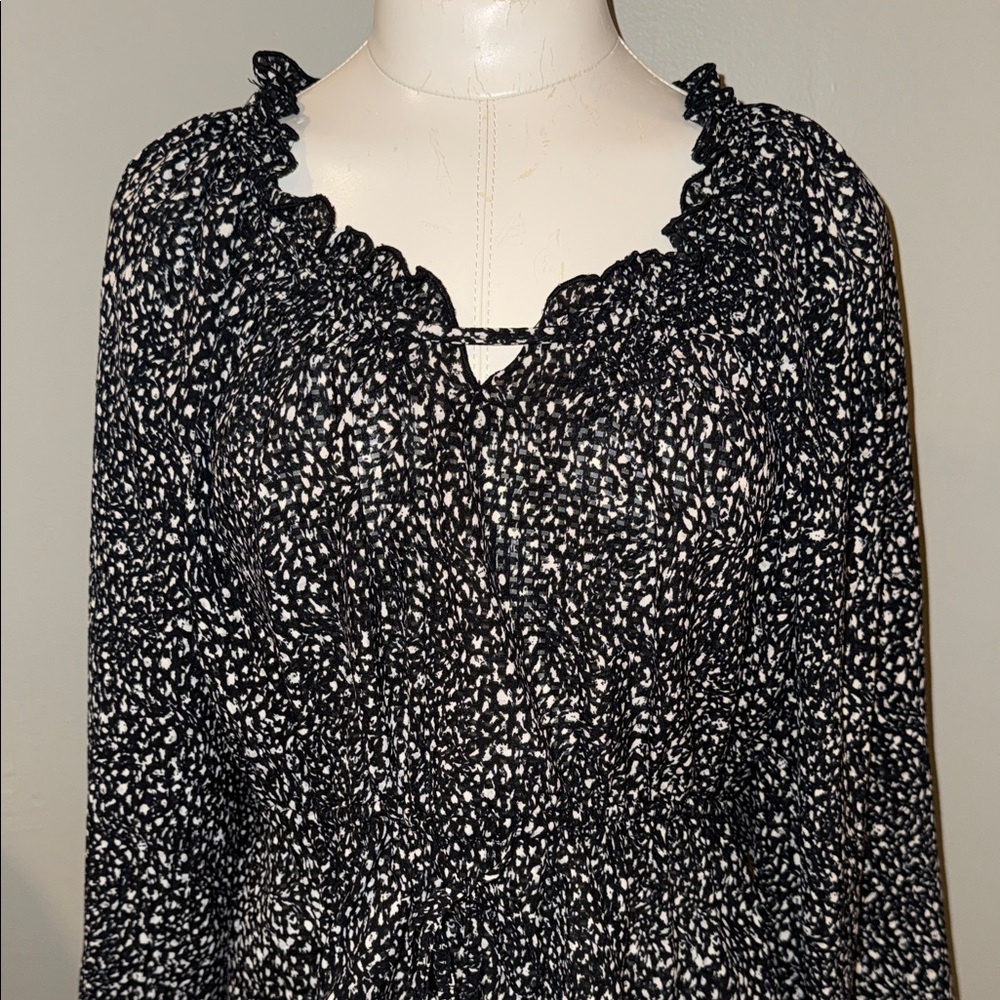NWT Universal Thread Patterned Blouse - Picture 2 of 11